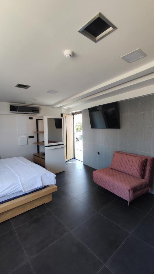 Summertime Signature Suites Agia Marina エクステリア 写真