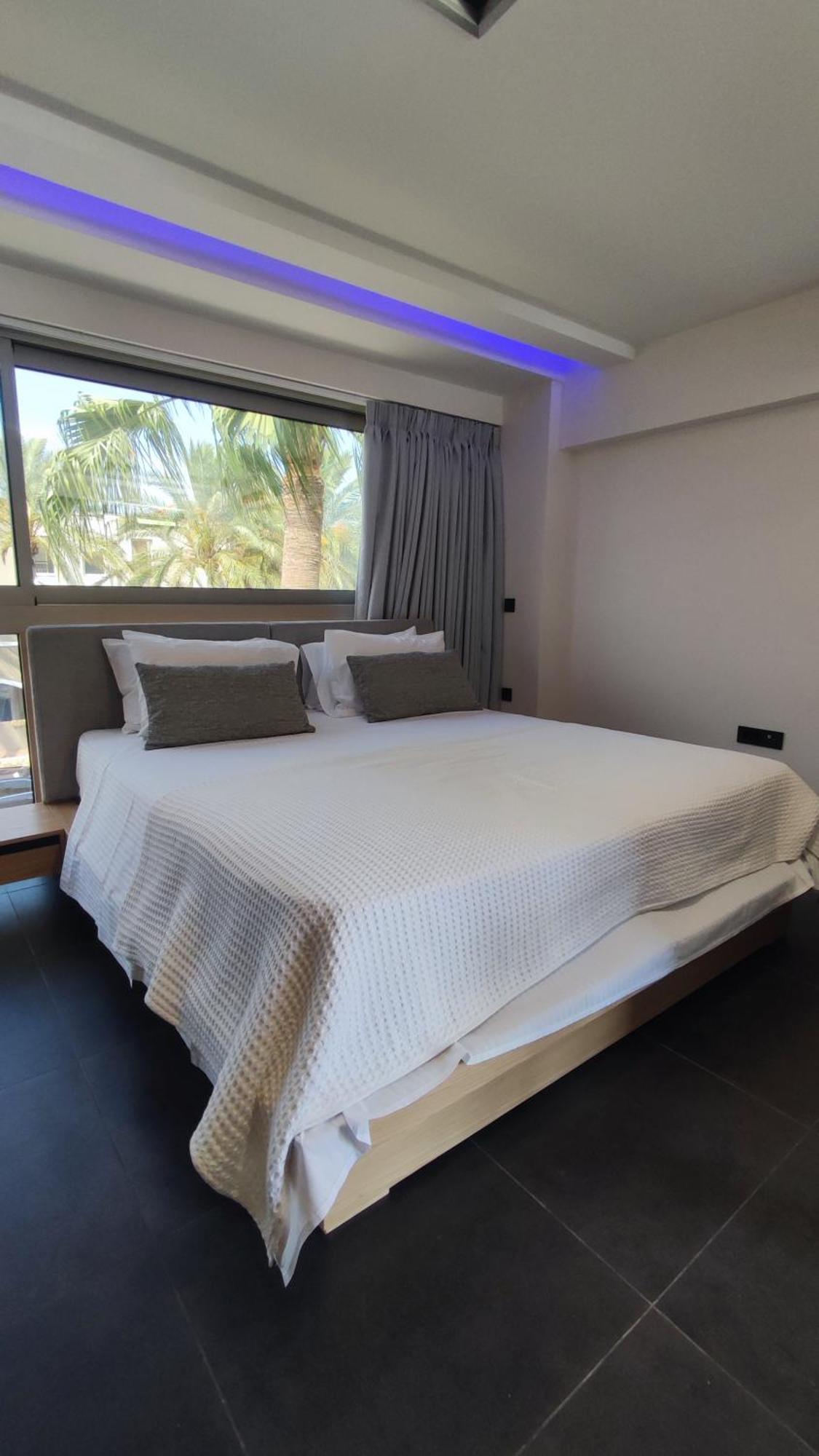 Summertime Signature Suites Agia Marina エクステリア 写真